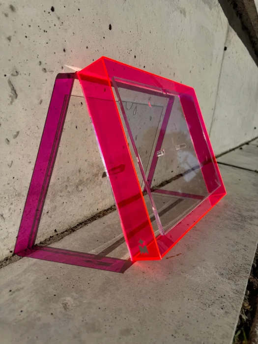 Marco Acrílico Fucsia - Marcos, Uruguay | Mara Estudio, vista 5