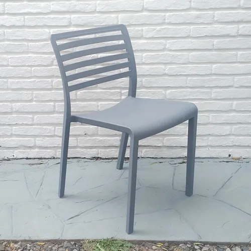Lama Chair | Josep Lluscà en Blanco - Sillas, Uruguay | Mad for Modern