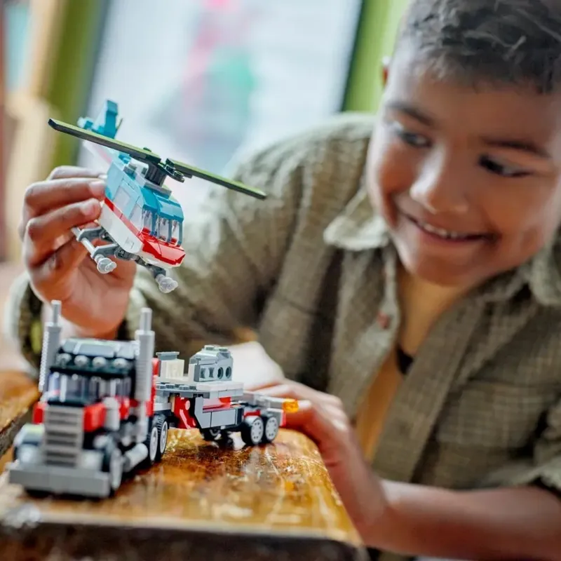 JUEGO DE MESA LEGO® CREATOR CAMIÓN PLATAFORMA CON HELICÓPTERO  en Multicolor - Decoración, Uruguay | Viasono