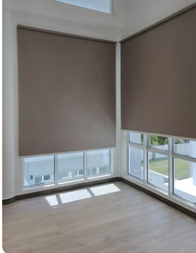 Cortinas Rollers Personalizada en Gris - Textiles, Uruguay | Decilo con Alma, vista 2