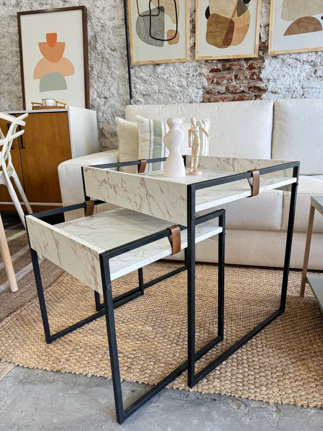 Conjunto Mesa Lateral Columbia (Mármol Blanco/Hierro Negro) en Blanco/Negro – Marco de acero al carbono de 25 mm – Pintura metalizada anticorro - Mesas de arrimo, Uruguay | Berna home, vista 2