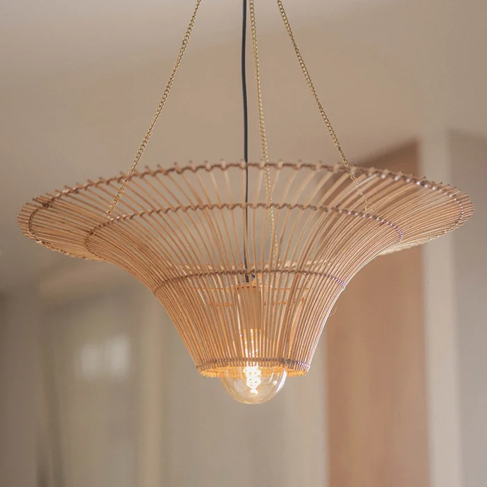 Lámpara de techo Elsie en Madera natural - Lámparas colgantes, Uruguay | De Arcos