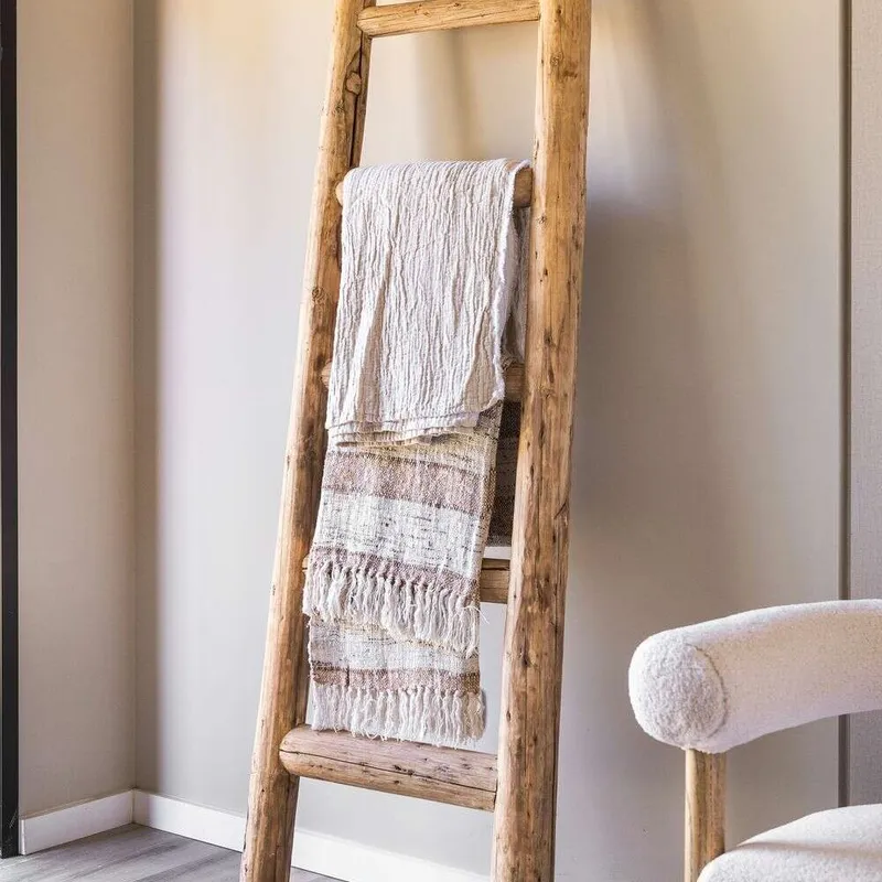 ESCALERA OLMO ANTIGUO en Madera natural - Bibliotecas, Uruguay | La Iberica