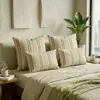 Almohadón Algodón Raya Gris rectangular en Gris - Textiles, Uruguay | Indrana, vista 2 de 4
