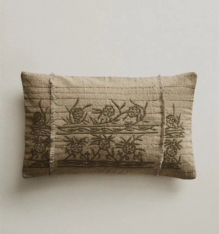 FUNDA COJÍN BORDADOS - Textiles, Uruguay | Zara Home