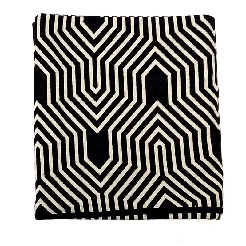MANTA ALGODON/POLIESTER GRIS NEGRO/NATURAL 1.25x1.5M en Gris - Textiles, Uruguay | Koz