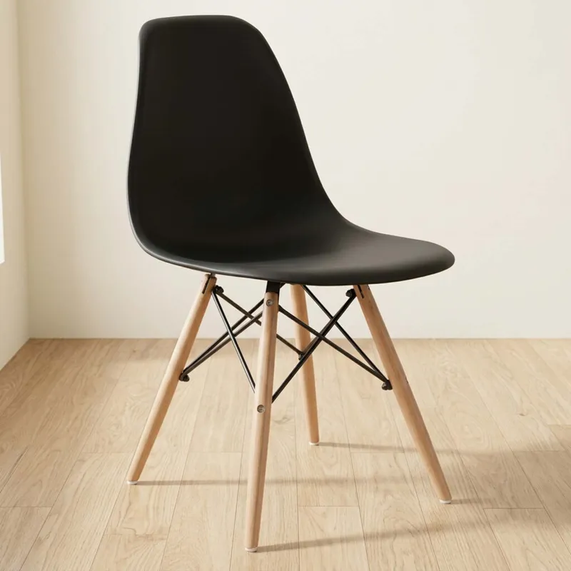 Silla De Comedor Polipropileno-y-madera Negro Estilo Eames en Negro - Sillas, Uruguay | Divino