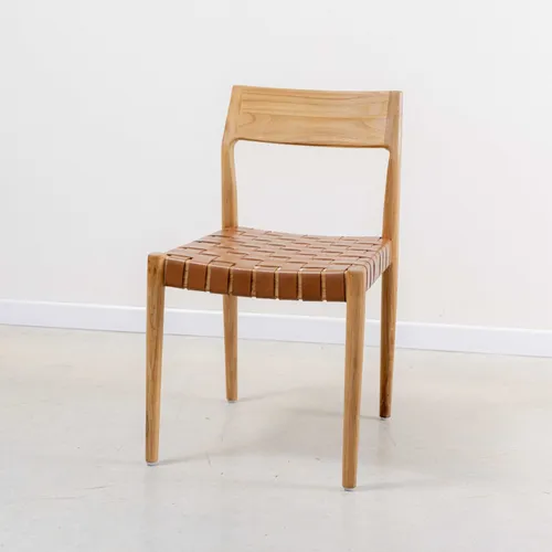 Silla en teca y cuero marrón en Madera natural - Sillas, Uruguay | Entrecasa