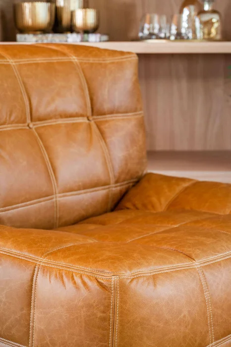 BUTACA COLUMBIA - CUERO ITALIANO CARAMELO en Marrón - Sillones y sofás, Uruguay | La Iberica, vista 26