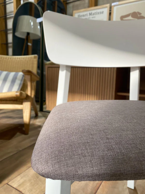 Silla Marruecos – Madera de Gomero Blanco en Blanco - Sillas, Uruguay | Berna home, vista 3