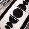 Alfombra Órbita 60x90cm - Textiles, Uruguay | Buho Store, vista 1 de 3