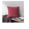 Almohadón Pana Cranberry red (trama a rayas) en Rojo - Textiles, Uruguay | Finkel, vista 2 de 3