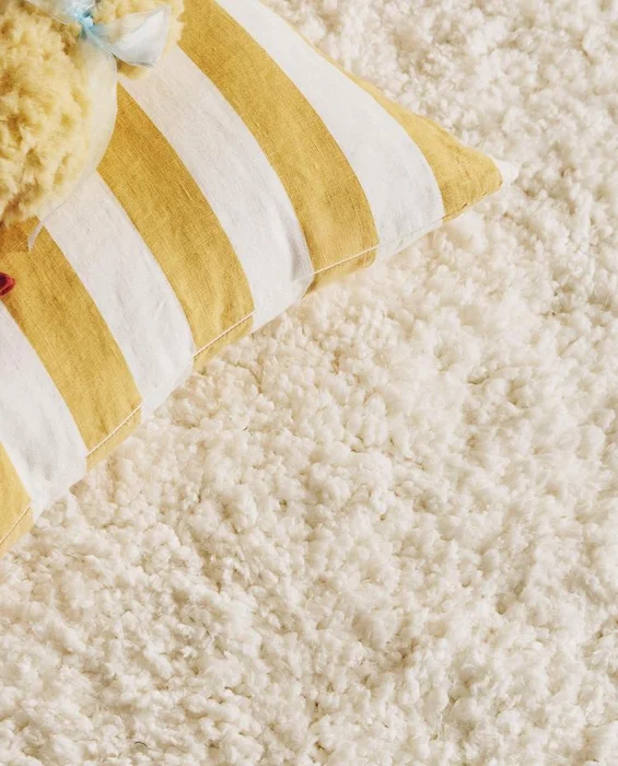 ALFOMBRA RECTANGULAR ALGODÓN TEXTURA en Blanco - Alfombras, Uruguay | Zara Home