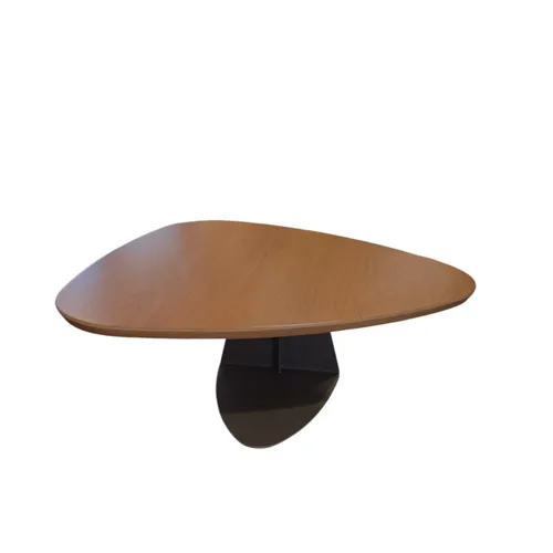 Mesita De Centro de 3 lados tapa madera clara base en hierro color chocolate suave en Marrón - Mesas de living, Uruguay | Champagne Home