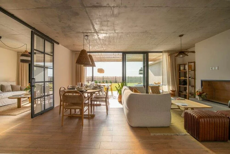 MESA COMEDOR OVAL - OLMO NATURAL - 2.20 X 1.05 MTS en Madera natural - Mesas de comedor, Uruguay | La Iberica, vista 13