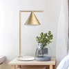 Lámpara de Mesa Stella Base de Mármol Dorada en Amarillo - Lámparas de mesa, Uruguay | Serlux, vista 3 de 6