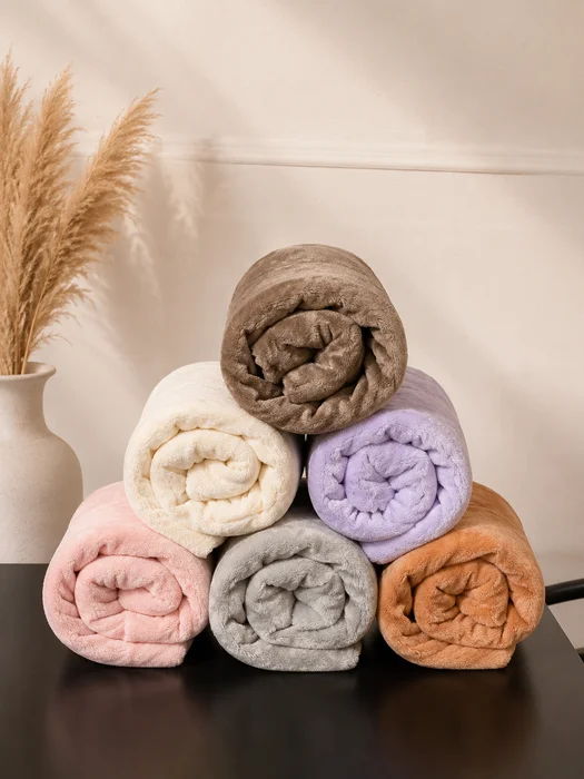 Manta lisa polar peluche de 150x100 - Textiles, Uruguay | Tu Garage, vista 2