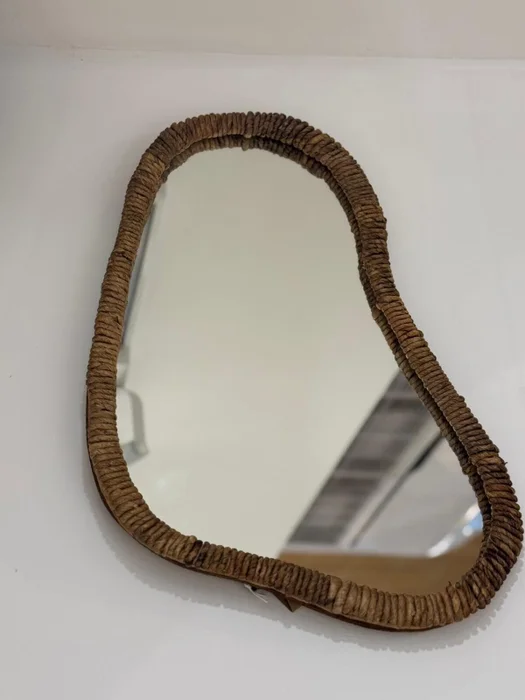ESPEJO CRAFTS IRREGULAR BANANA NAT en Madera natural - Espejos, Uruguay | Masinfinito Casa, vista 2