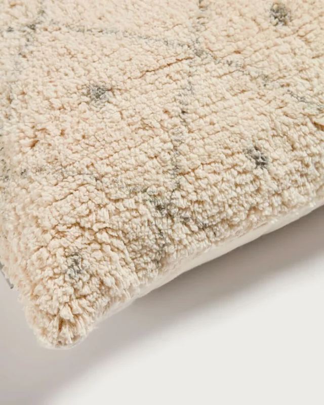 Almohadón Zita 100% algodón pelo beige con rombos y puntos azul - 50 x 50 cm en Beige - Textiles, Uruguay | Kavehome, vista 3