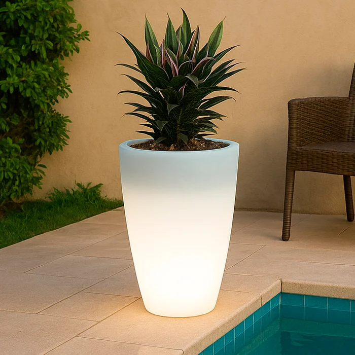 Macetero cónico Luminoso - Macetas, Uruguay | Alta Gracia Deco