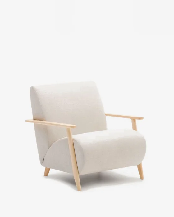 Butaca Meghan de chenilla perla y madera maciza de fresno con acabado natural FSC Mix Credit en Blanco - Butacas, banquetas y puffs, Uruguay | Kavehome