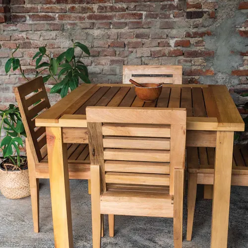 MESA INTERIOR/EXTERIOR ILHABELA 100x100 en Madera natural - Mesas de comedor, Uruguay | Fundamento Muebles