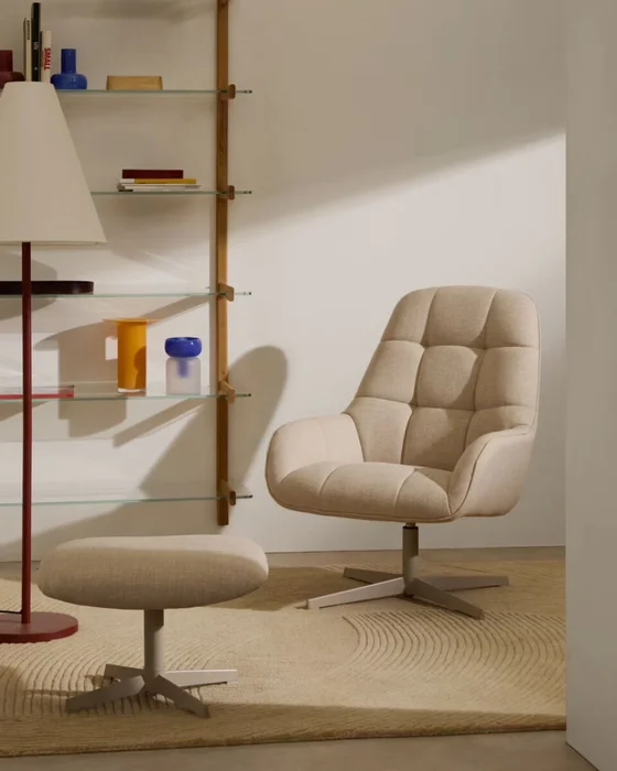 Butaca giratoria Jaspe beige y metal con - beige y metal con con acabado gris FSC 100% en Beige - Butacas, banquetas y puffs, Uruguay | Kavehome, vista 2