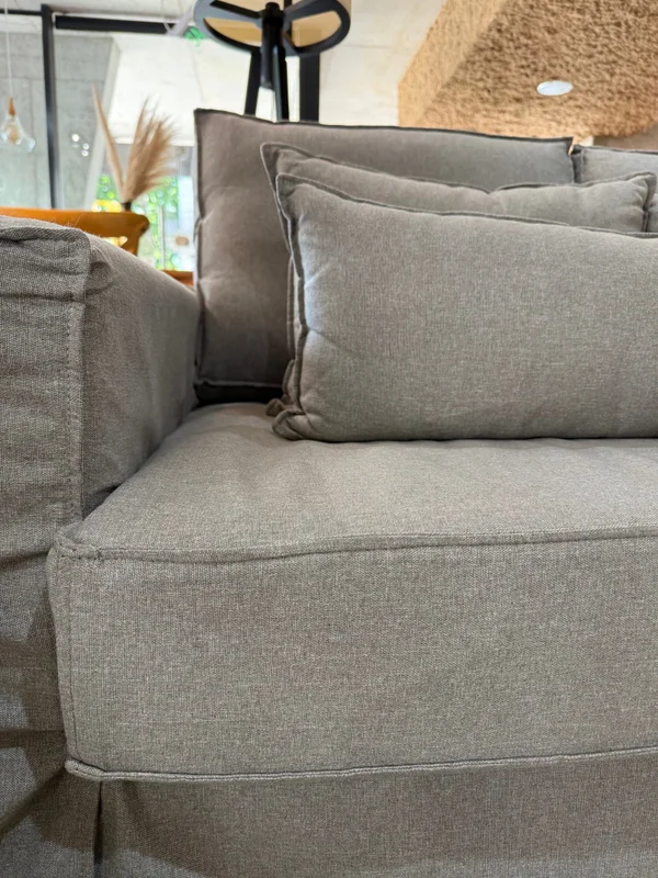 Sofá Granada 2 Cuerpos Funda Desmontable 165cm - Gris Lino en Gris - Sillones y sofás, Uruguay | Berna Home, vista 5