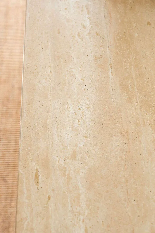 MESA DE ARRIMO / CONSOLA TRAVERTINO - 1.80 MTS en Madera natural - Bibliotecas, Uruguay | La Iberica, vista 5