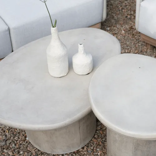MESA CEMENTO ORGANICA WEATHERED en Gris - Muebles para el exterior, Uruguay | Masinfinito Casa