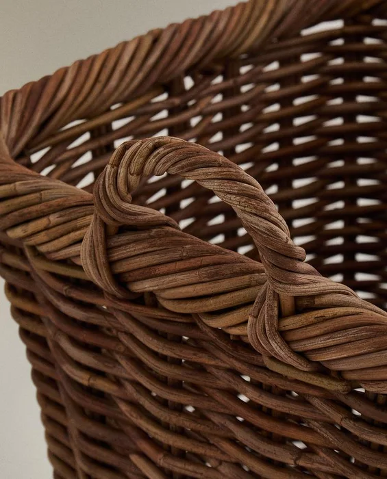 CESTA RATÁN CUADRADA en Marrón - Canastos, Uruguay | Zara Home, vista 4