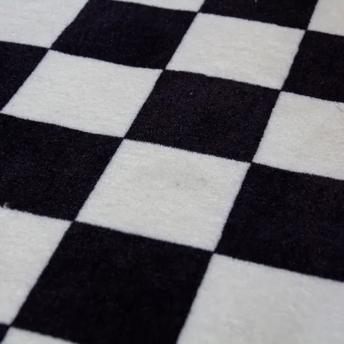 alfombra damera negra en Negro - Alfombras, Uruguay | Proyecto Forma