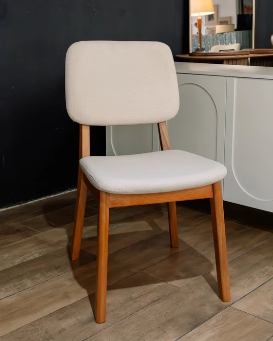 Silla de Comedor Classic Madera Targuí y Lino Beige en Beige - Sillas, Uruguay | Berna home, vista 2