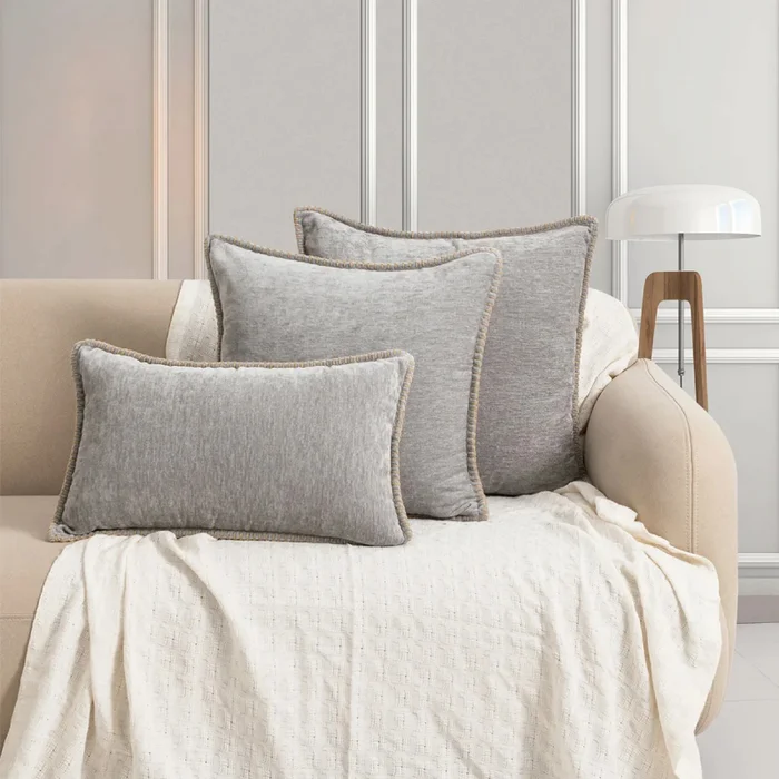 Almohadón Elongate Bordado en Gris - Textiles, Uruguay | Tutto Deco, vista 2