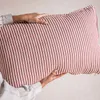 ALMOHADON LINO ALTO GRAMAJE RAYAS ROJAS - 70 X 43 CMS en Rojo - Textiles, Uruguay | La Iberica, vista 1 de 11