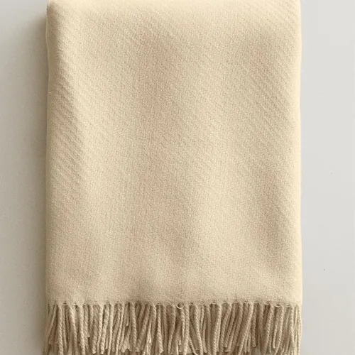 MANTA ESTRUCTURA LISA en Beige - Textiles, Uruguay | Zara Home