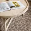 Mesa de centro Tenda madera maciza de mindi Ø 81 cm en Madera natural - Mesas de living, Uruguay | Kavehome, vista 3 de 6