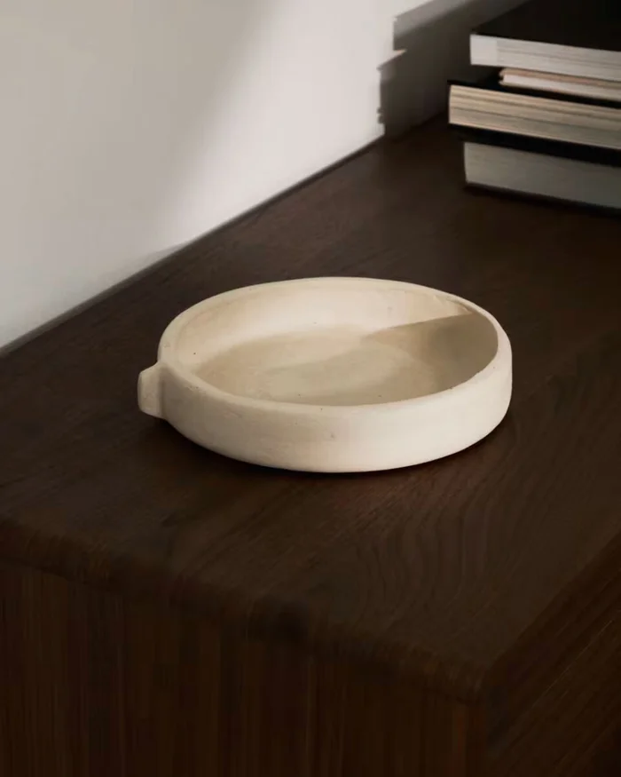 Centro de mesa Mireni de papel maché beige Ø 22,5 cm en Beige - Jarrones, Uruguay | Kavehome, vista 2