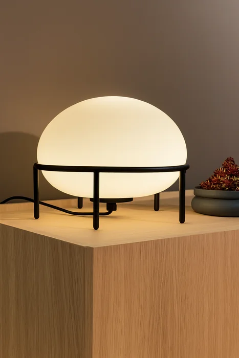 Lampara de mesa PUMP en Blanco - Lámparas de mesa, Uruguay | Simple Deco