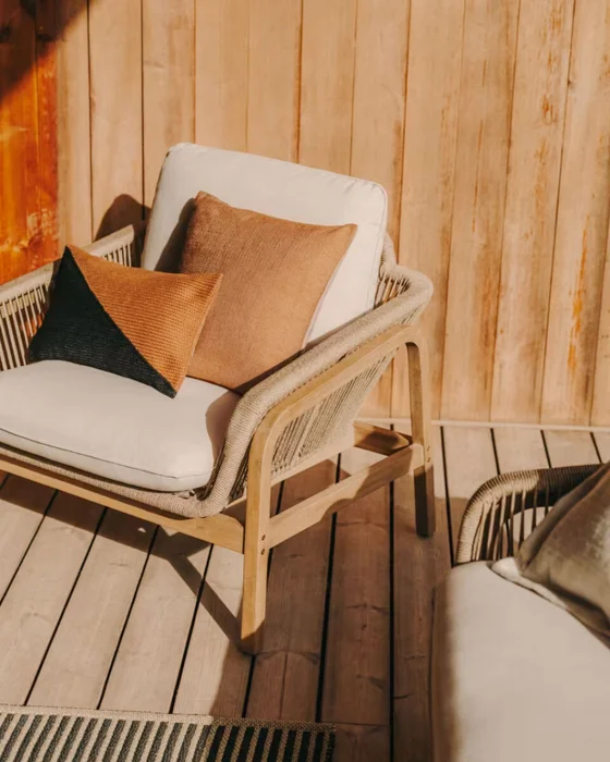 Set Vellana sofá 3 plazas, 2 sillones y mesa centro madera maciza acacia FSC 100% cuerda b en Beige, Blanco, Natural - Sillones y sofás, Uruguay | Kavehome, vista 3