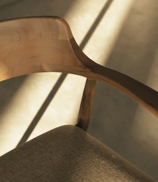 SILLA NEW KENNEDY TEKA TAPIZADA AC en Madera natural - Sillas, Uruguay | Más Infinito Casa, vista 4