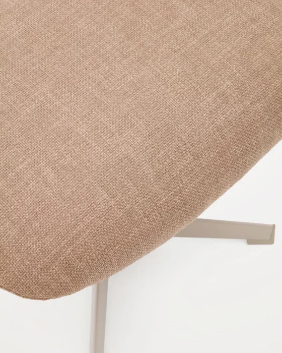 Reposapiés Jaspe - marrón claro y metal con acabado gris FSC 100% en Marrón - Butacas, banquetas y puffs, Uruguay | Kavehome, vista 5