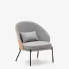 Butaca Eamy - gris claro chapado en fresno con acabado natural y metal con acabado negro en Gris - Butacas, banquetas y puffs, Uruguay | Kavehome, vista 1 de 9