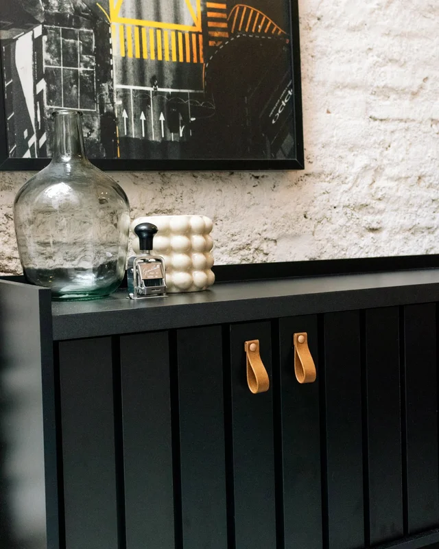 Rack Trendy Negro (Pie Negro) 160 cm en Negro - Muebles para TV, Uruguay | Berna Home, vista 7