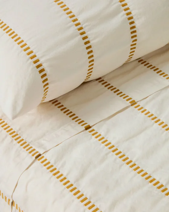 Set Lidala de 2 almohadones 100% algodón jacquard rayas mostaza 50 x 50 cm en Beige - Textiles, Uruguay | Kavehome, vista 2