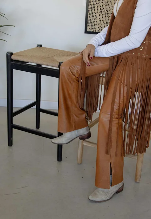 Banqueta en madera teca y fibra de loom en Madera natural - Butacas, banquetas y puffs, Uruguay | Entrecasa, vista 3