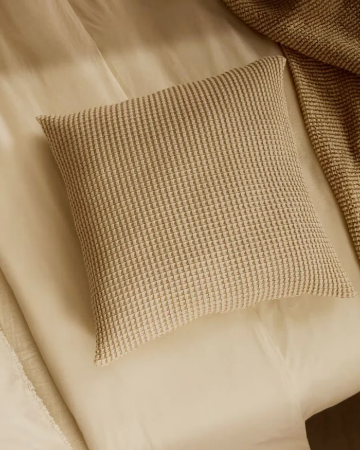 Set Senara de 2 almohadones de algodón beige 45 x 45 cm en Beige - Textiles, Uruguay | Kavehome, vista 2
