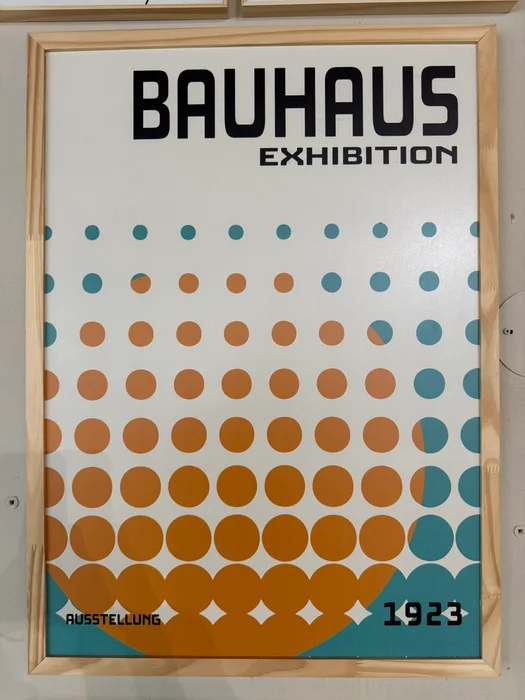 Cuadro Bauhaus Moldura Pinus 50 x 70 en Naranja / Celeste – Moldura Pinus - Decoración de pared, Uruguay | Berna home, vista 2