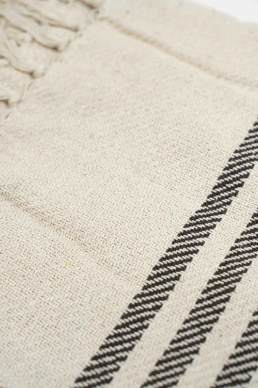 Manta Bruselas - Marron en Marrón - Textiles, Uruguay | Indian, vista 3