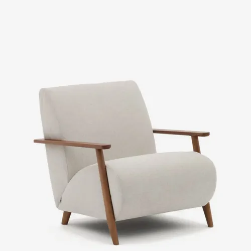 Butaca Meghan de chenilla - de chenilla perla y madera maciza de fresno con acabado nogal FSC Mix Credit en Beige - Butacas, banquetas y puffs, Uruguay | Kavehome